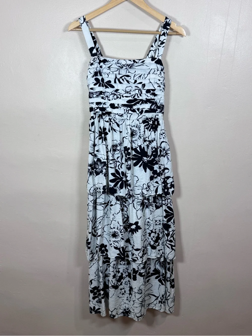 Abercrombie & Fitch Black and White Floral Tiered Maxi Dress S